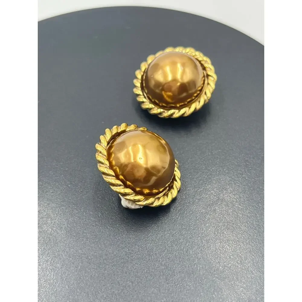 CAROLEE Signed Vintage Simulated Faux‎ Pearl Gold Tone Rope Clip On Earrings